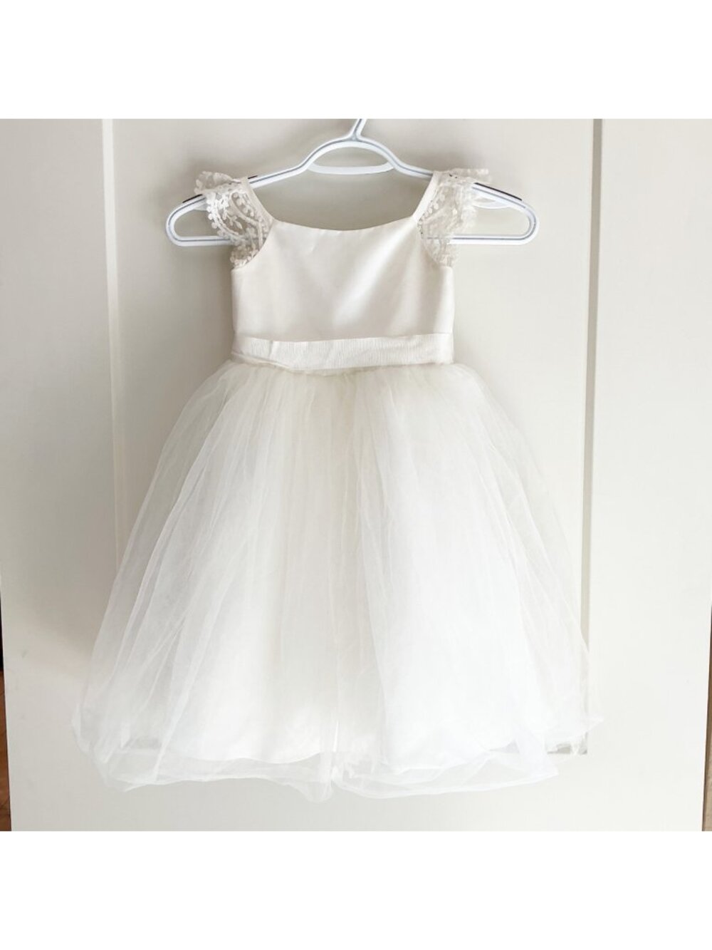 Davids Bridal Ivory Flower Girl Dress With Lace Cap Sleeves Tulle Skirt & Back B - Picture 1 of 14